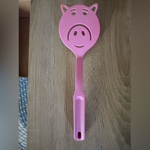 Pampered Chef Pig Spatula Disney Pixar Toy Story 4 Hamm Pancake kitchen tool - Picture 2 of 6